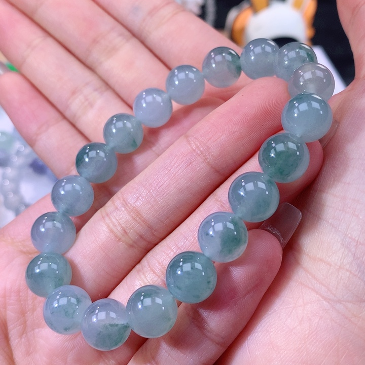 翡翠手链未镶嵌翡翠