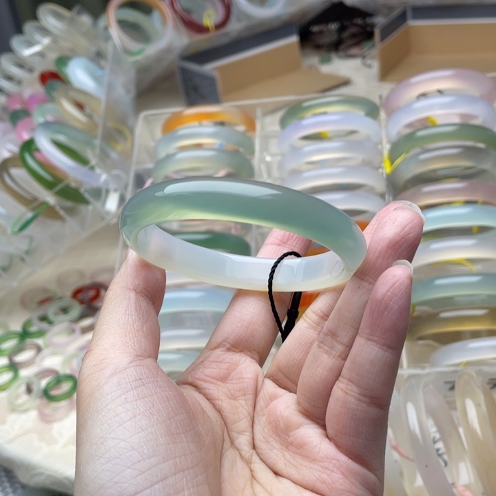 玛瑙/玉髓未镶嵌手镯55圈口