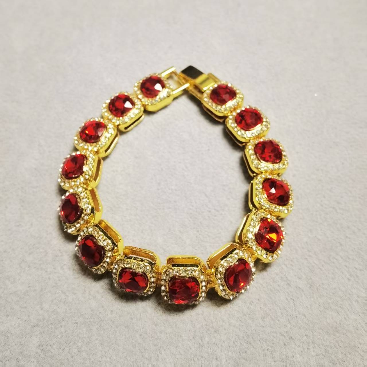 XX轻奢精美手链SJ092