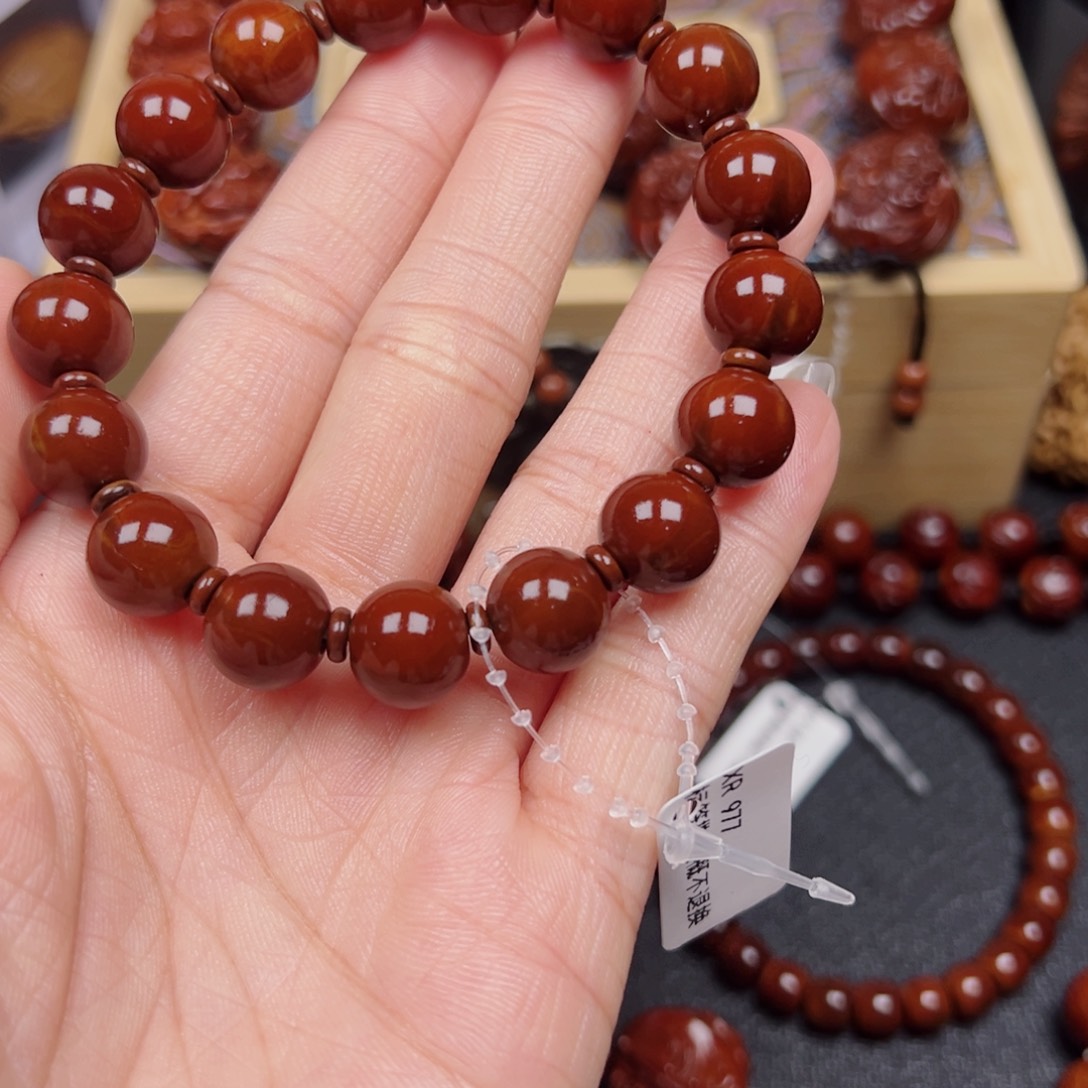 橄榄核吊坠李***?橄榄核