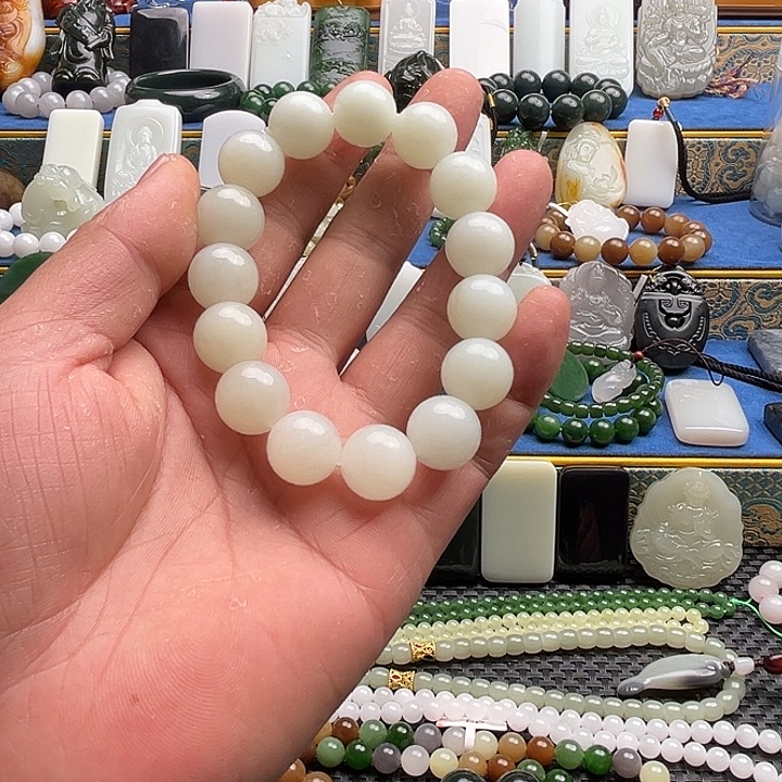 羊***哥和田玉未镶嵌颈饰