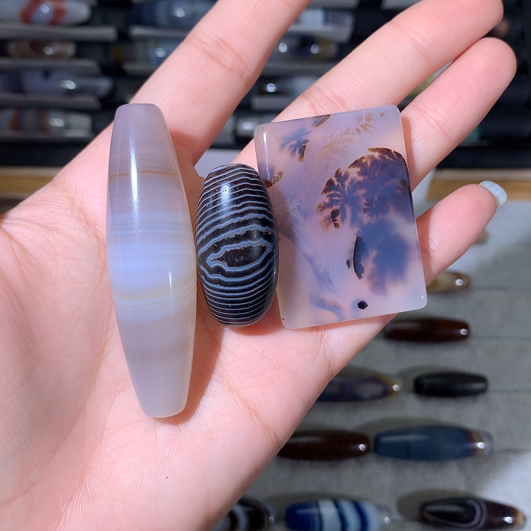 B***f玛瑙/玉髓未镶嵌颈饰