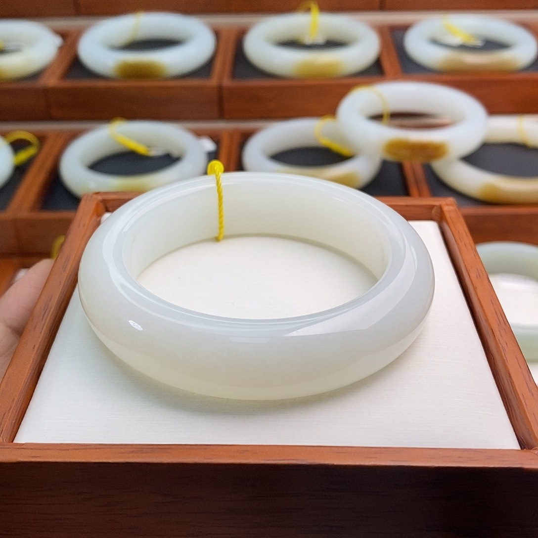 和田玉（白玉）手镯未镶嵌