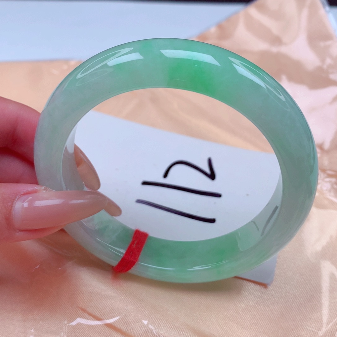 翡翠手镯未镶嵌翡翠57