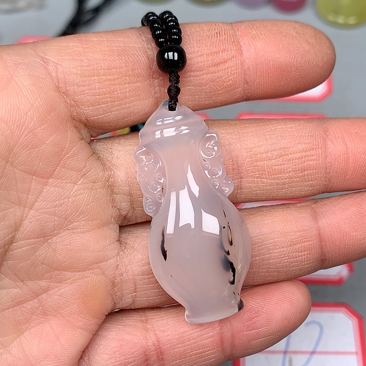 风***子玛瑙/玉髓未镶嵌颈饰