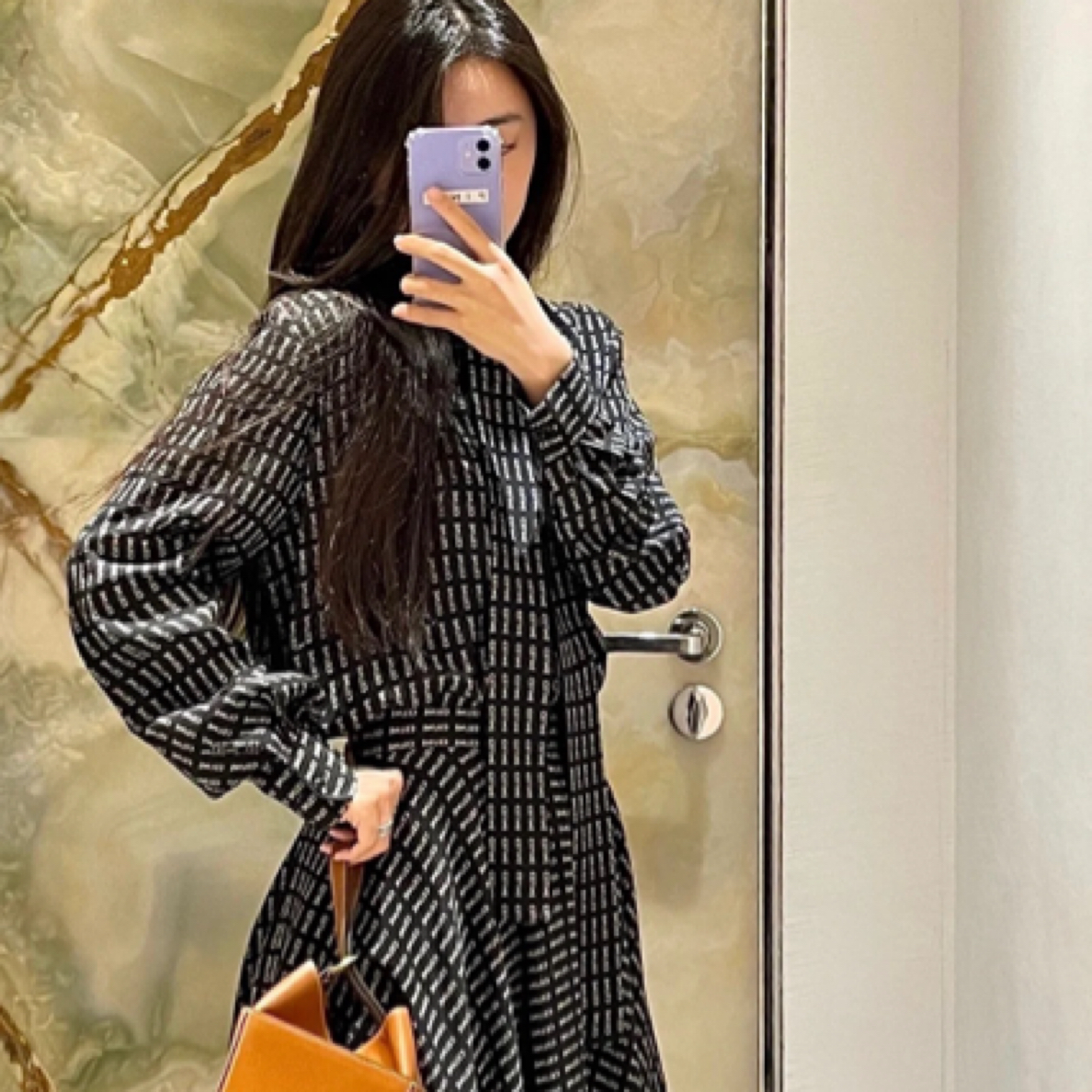 99新 Celine/思琳 赛琳 bk234 满印标语领结真丝衬衫 38码