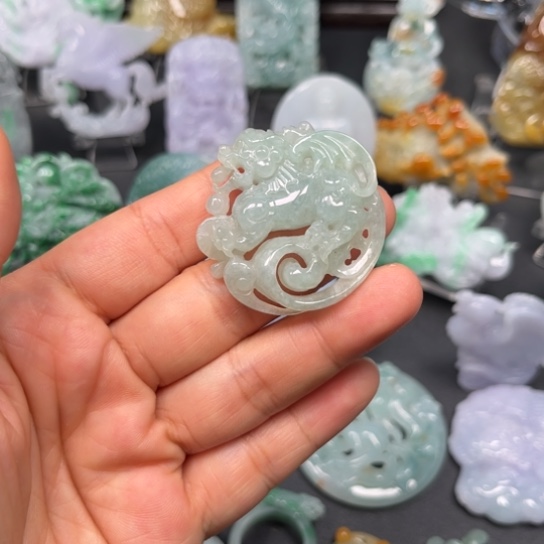 翡翠未镶嵌颈饰翡翠