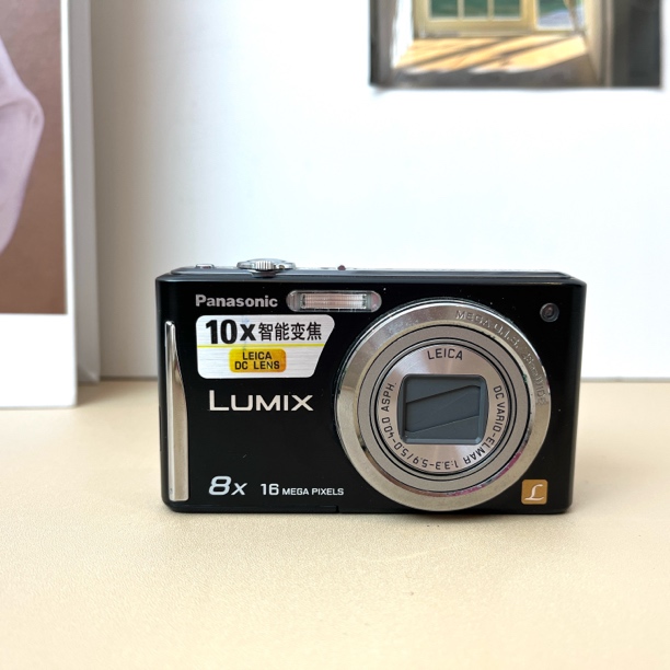 9新 Panasonic/松下 FH25黑色8倍小长焦 色彩温柔人像通透亮白