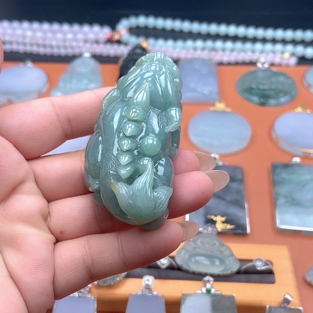 翡翠未镶嵌吊坠(不含链)