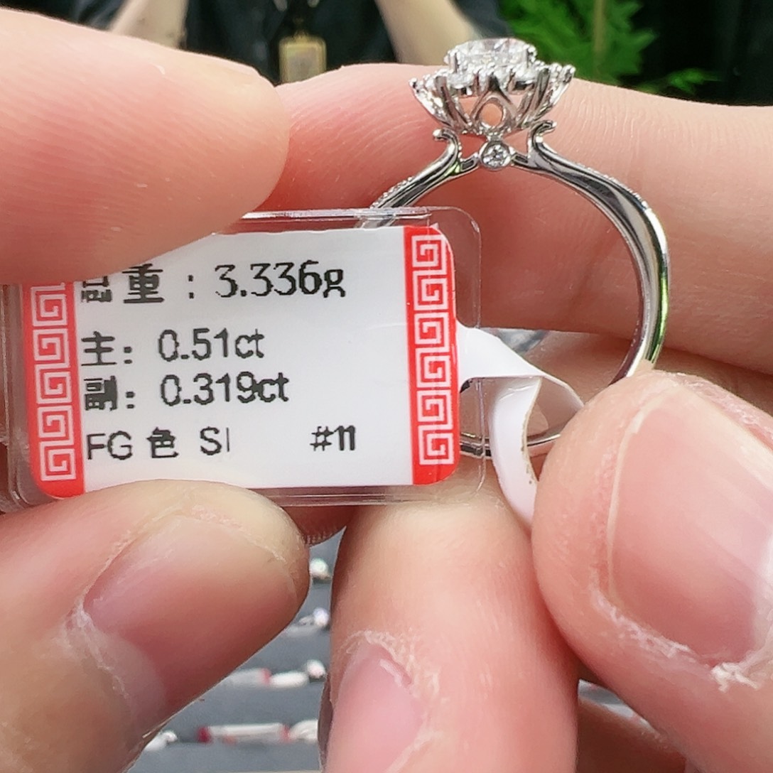 钻石戒指/指环18K金镶嵌