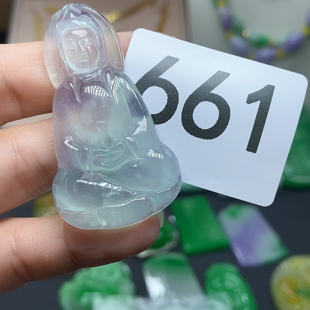 翡翠吊坠(赠链)未镶嵌