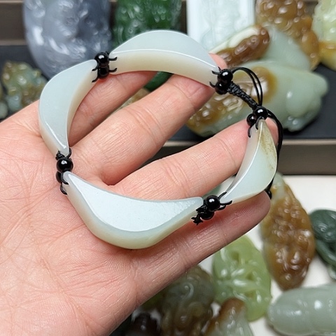 和田玉颈饰未镶嵌龍**神