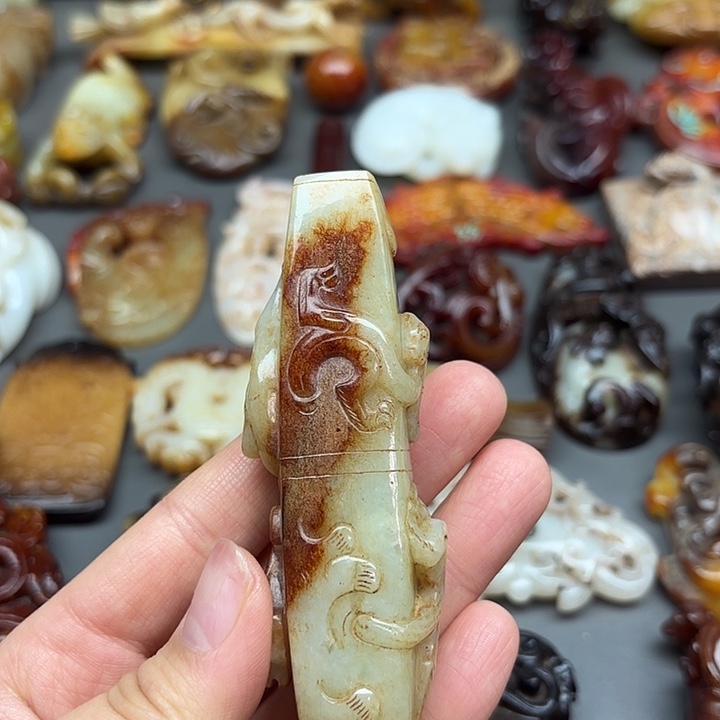 以***阁和田玉未镶嵌颈饰