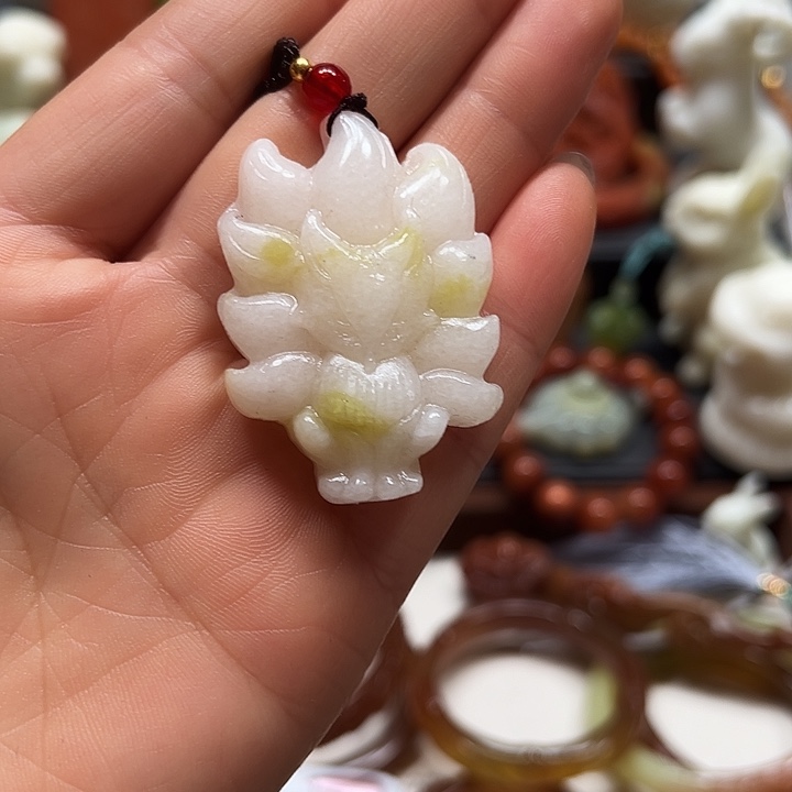 蛇纹石玉吊坠未镶嵌