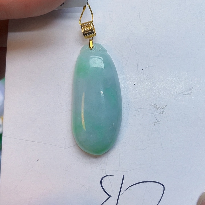 翡翠18K金镶嵌颈饰00000