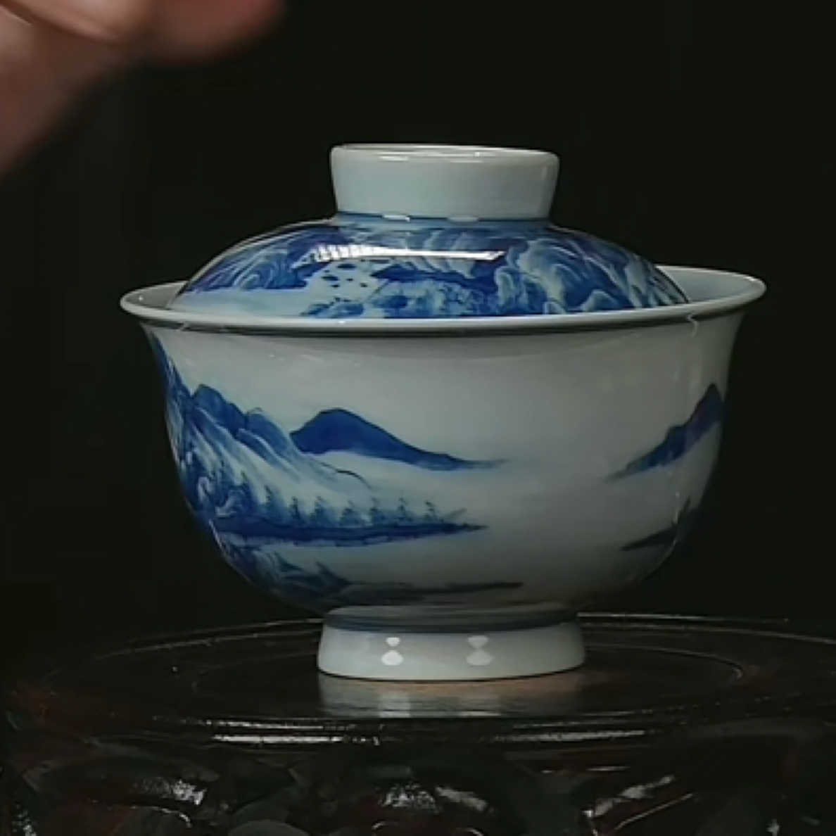 Y青花山水通景纹盖碗