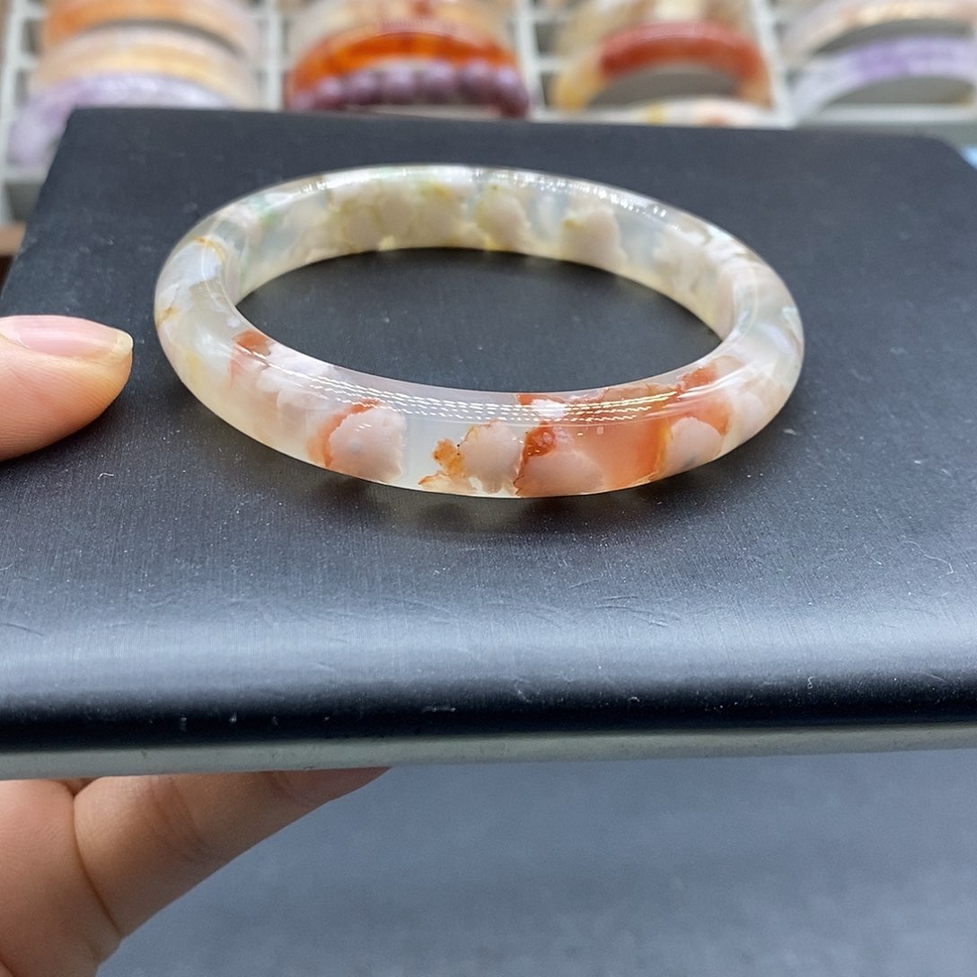 玛瑙/玉髓手镯未镶嵌是**啊