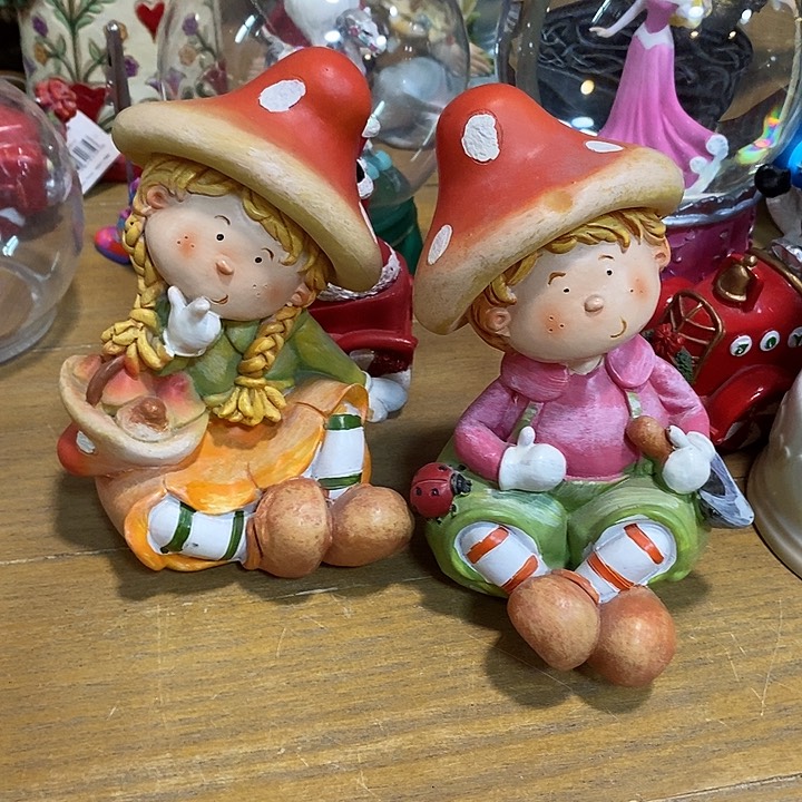 树脂制品蘑菇娃娃