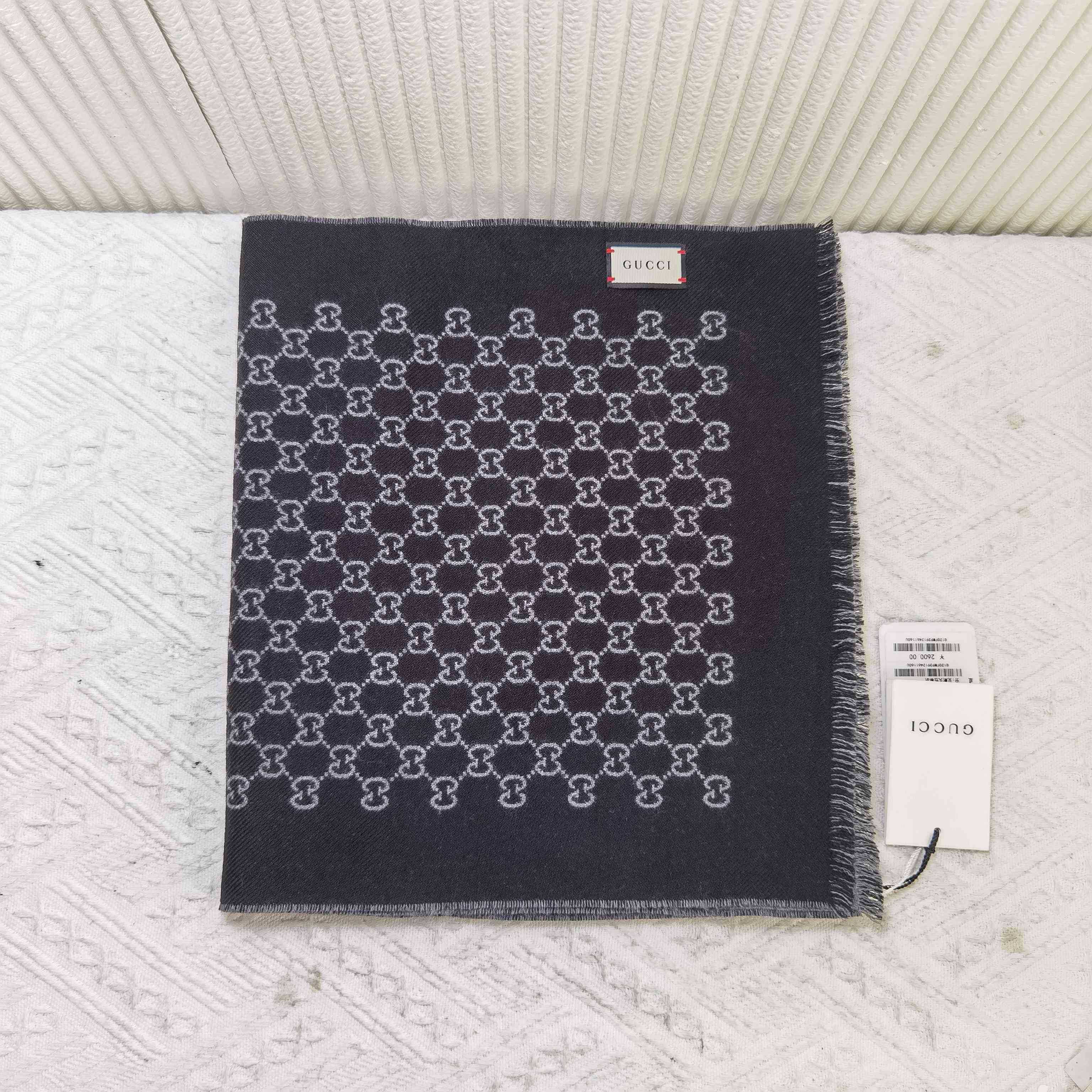 95新 GUCCI/古驰 Gucci古驰双G提花双面围巾围脖