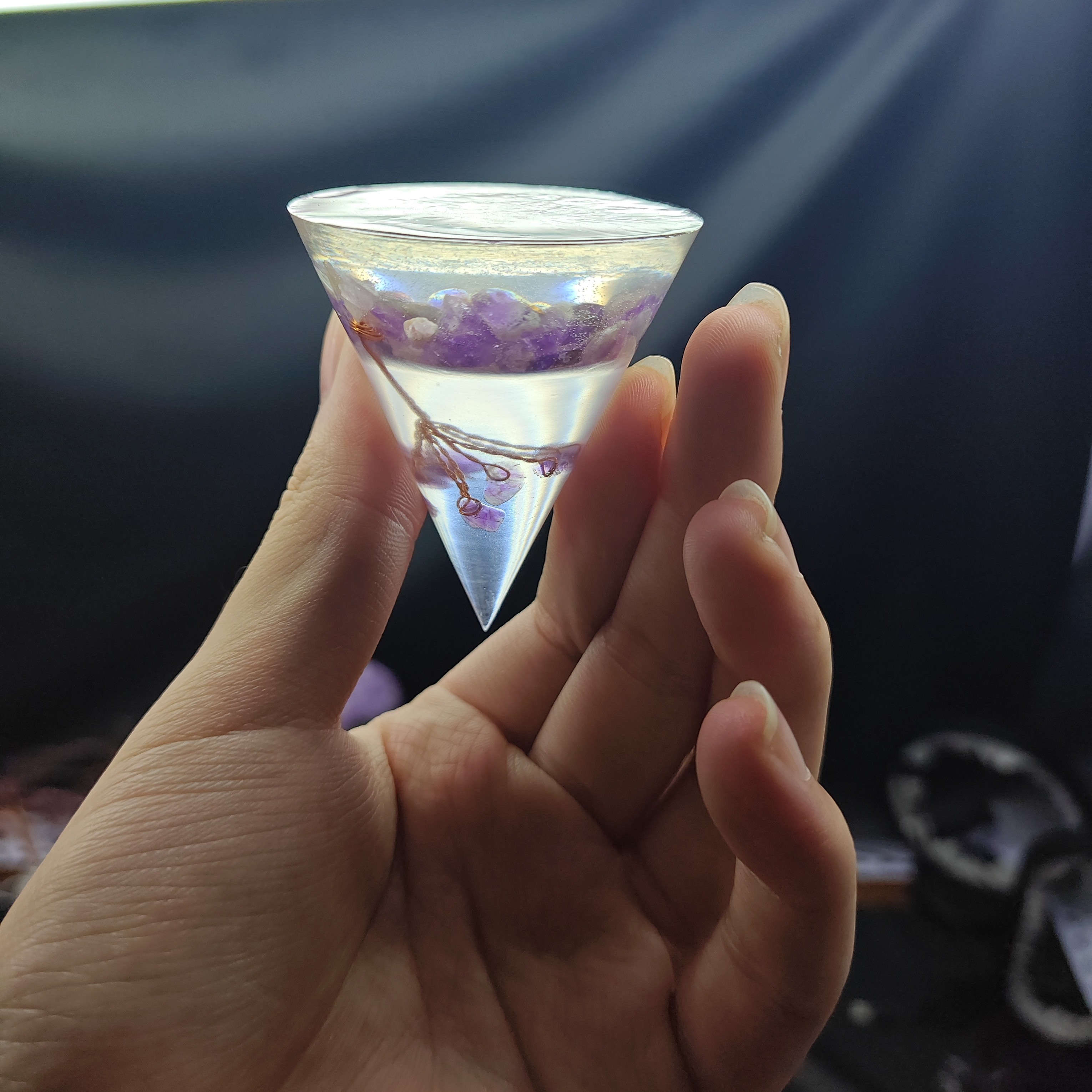 天然水晶碎石圆锥桌面摆具鱼缸造景床头柜书房卧室客厅电视机摆件