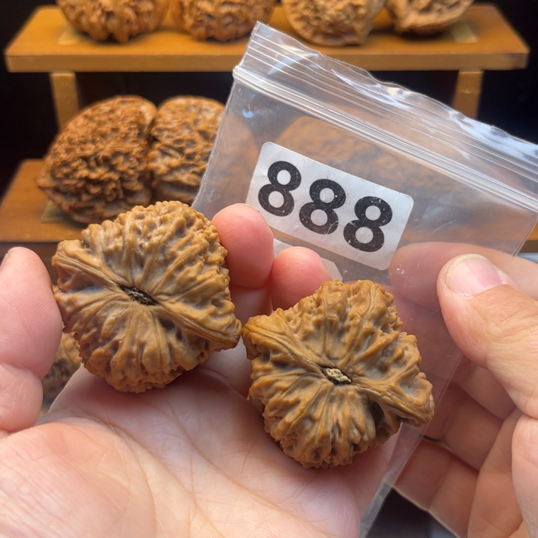 吊坠文玩核桃芳****）南疆44