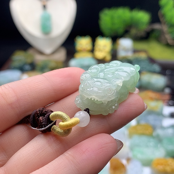 翡翠未镶嵌颈饰貔貅8