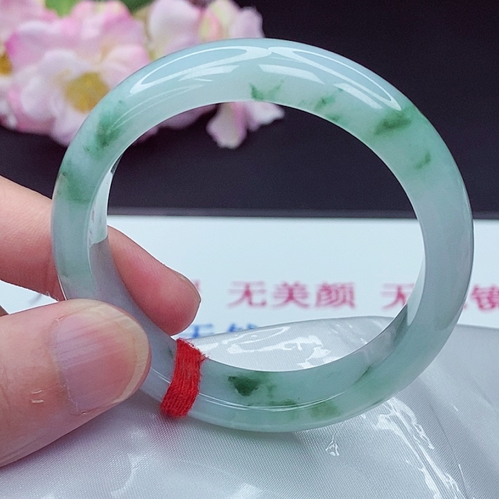 翡翠手镯未镶嵌52.8圈
