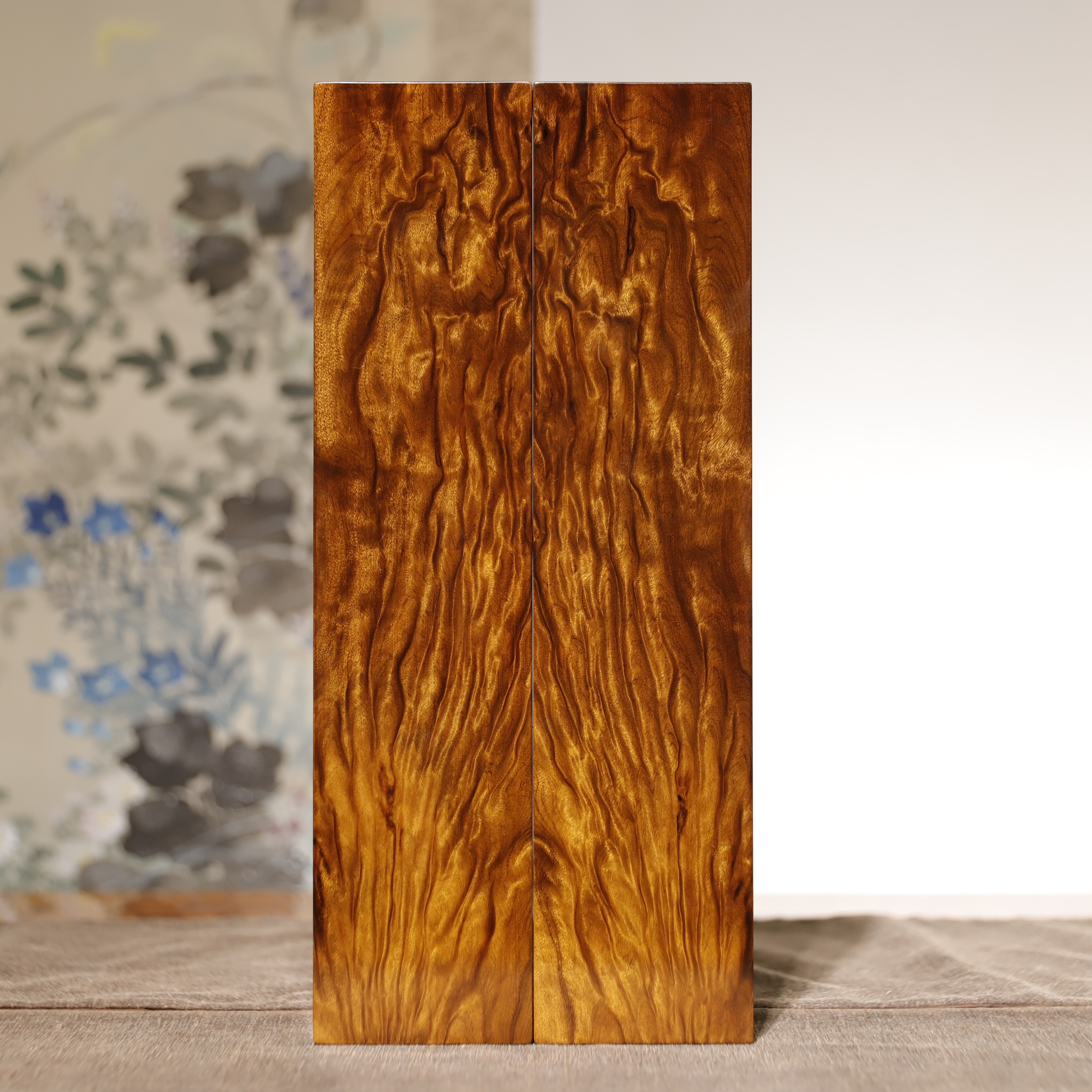 金丝楠阴沉火焰纹一木对开镇尺摆件37-8.5-3cm