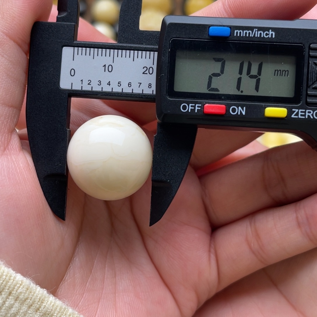 琥珀未镶嵌裸石蜜蜡圆珠微瑕笑