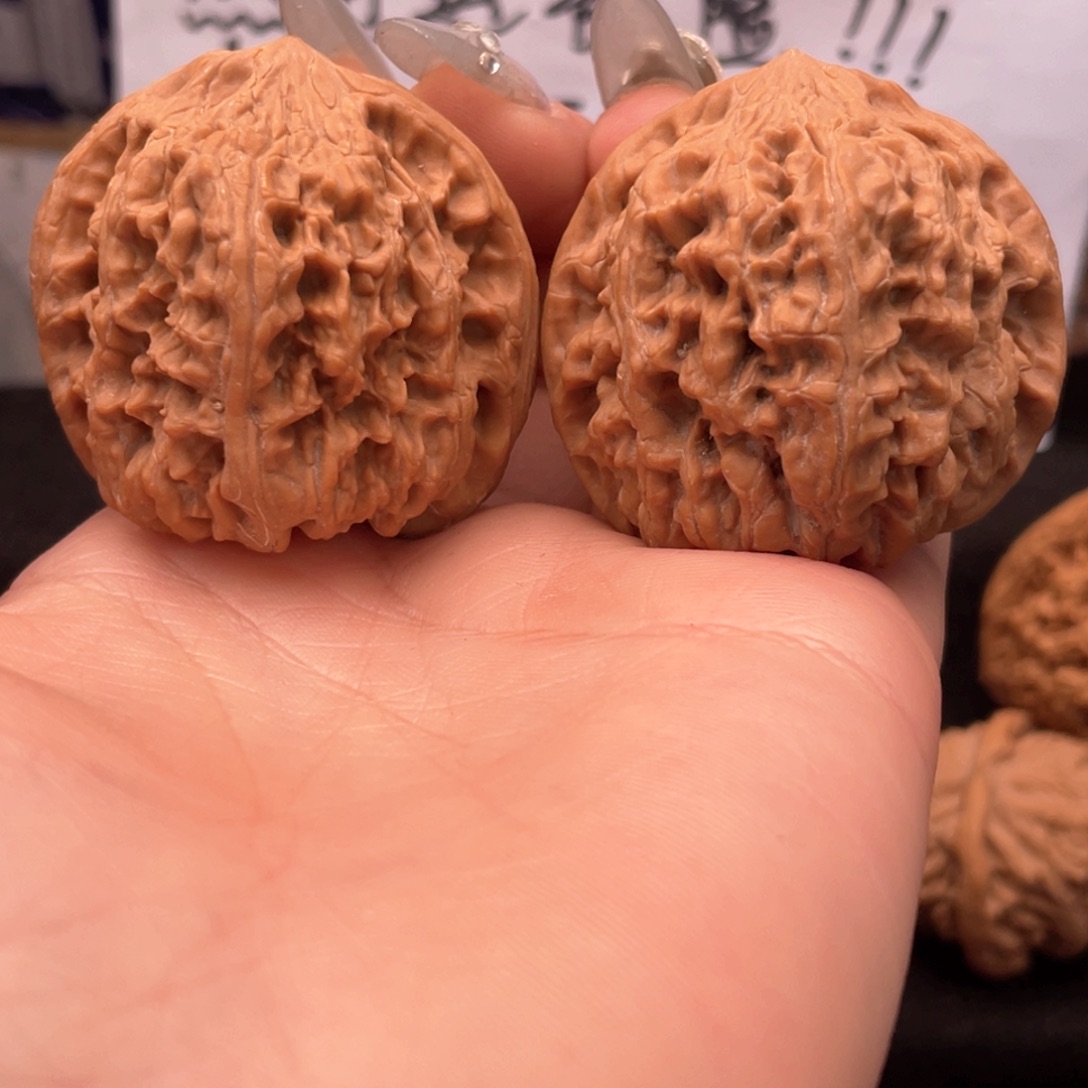 文玩核桃吊坠42牛子全品 50克