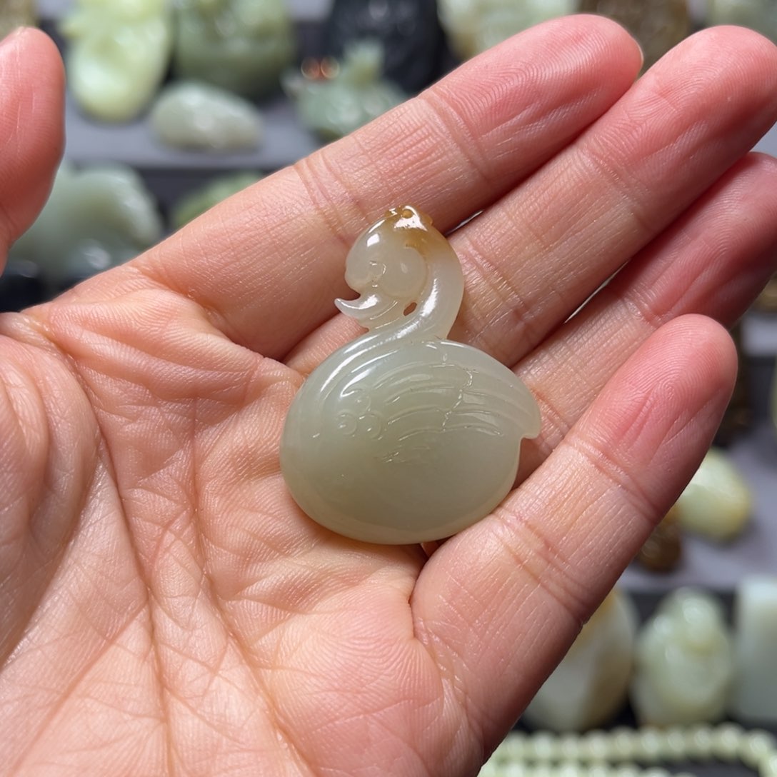 和田玉颈饰未镶嵌