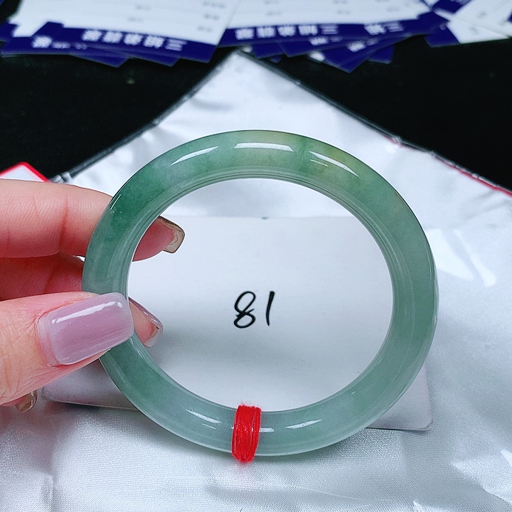 翡翠手镯（圆镯）未镶嵌