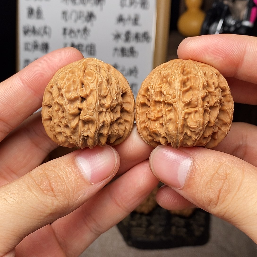 吊坠文玩核桃三角白