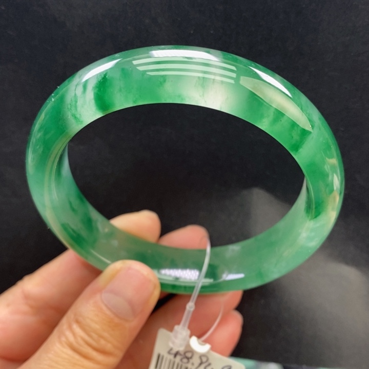 石英岩玉未镶嵌手镯