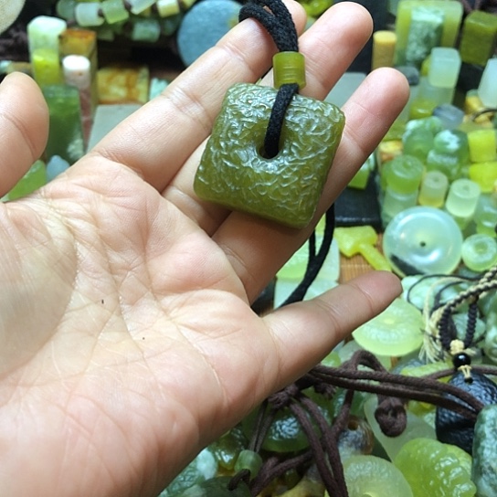 未镶嵌岫玉吊坠马*宁