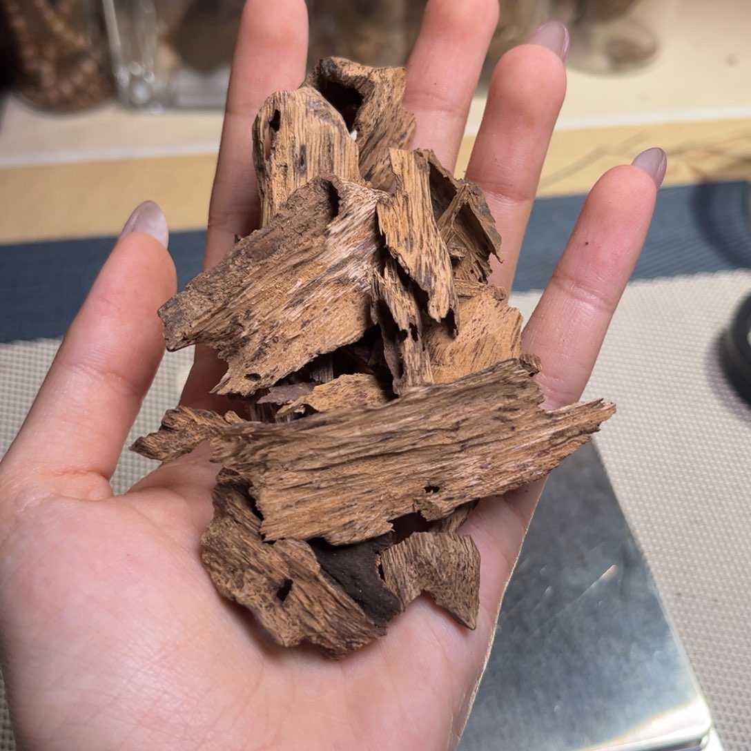 香料海南大山里老房梁香胚11克