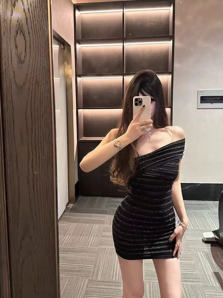 钱大美法式气质斜肩修身针织连衣裙女夏时髦性感辣妹风