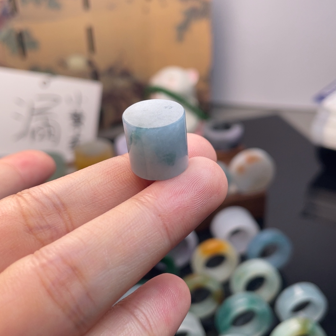 定制翡翠未镶嵌三色桶珠