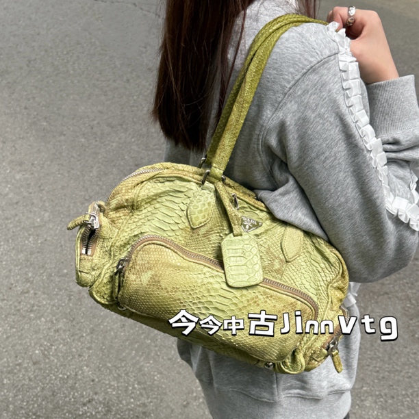 95新 Prada/普拉达 稀有皮多兜机车单肩包中古底长30 124415