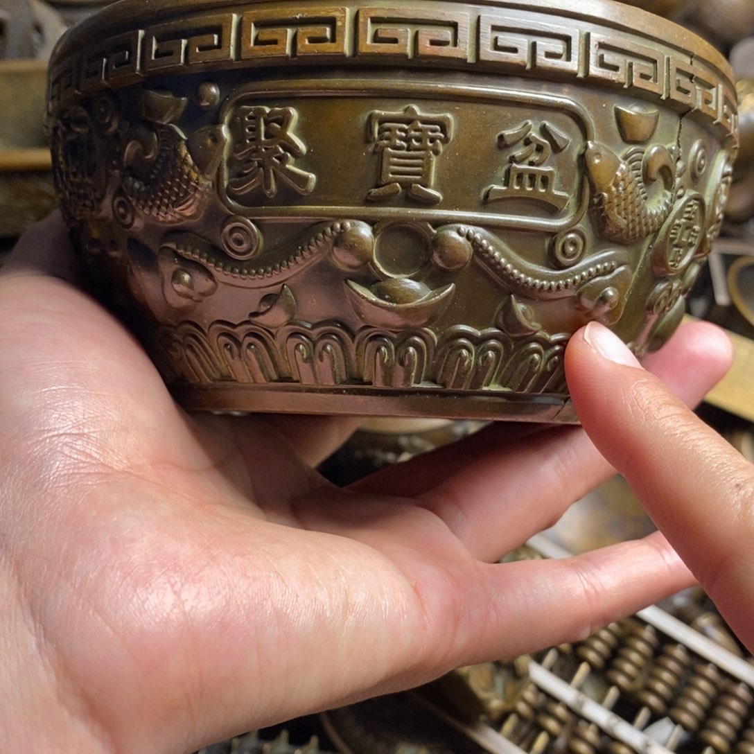 精美铜器做工精良