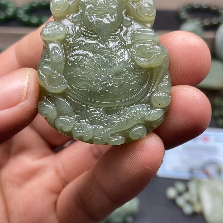 和田玉颈饰未镶嵌