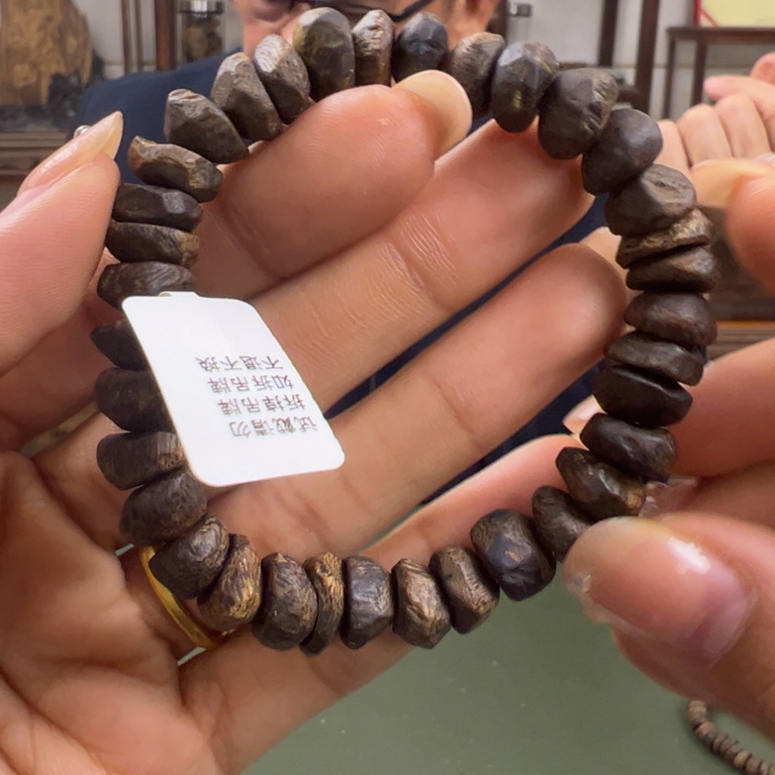 沉香手串透顶绿沉水包壳卡1.0/13g+