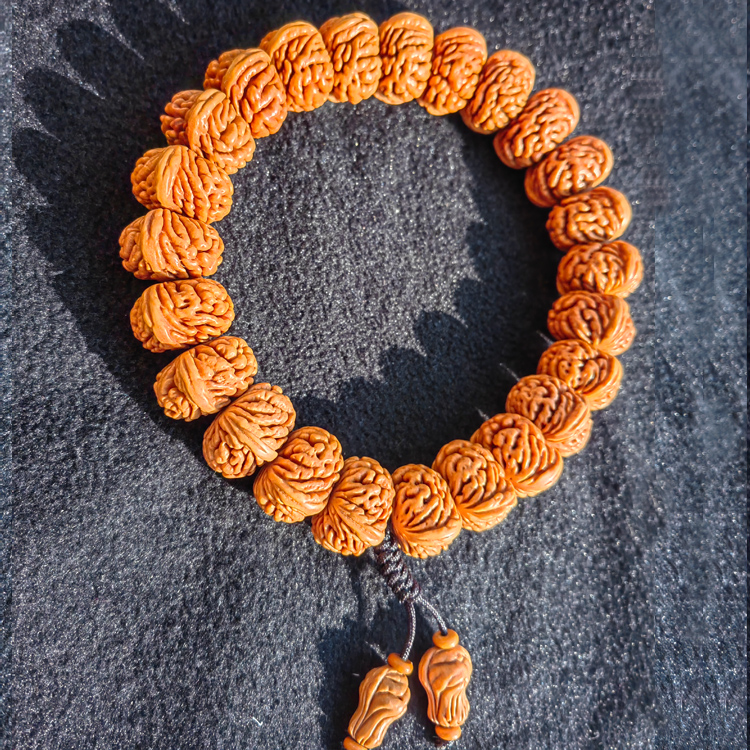 秦岭龙纹桃核刺龙纹矮桩手持手串高密度手把件