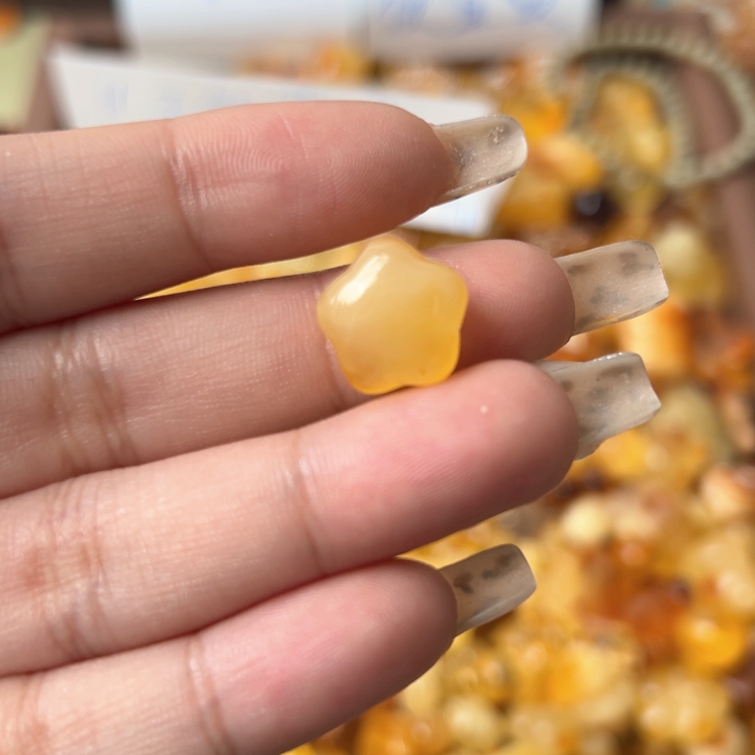 琥珀珠宝奇石未镶嵌