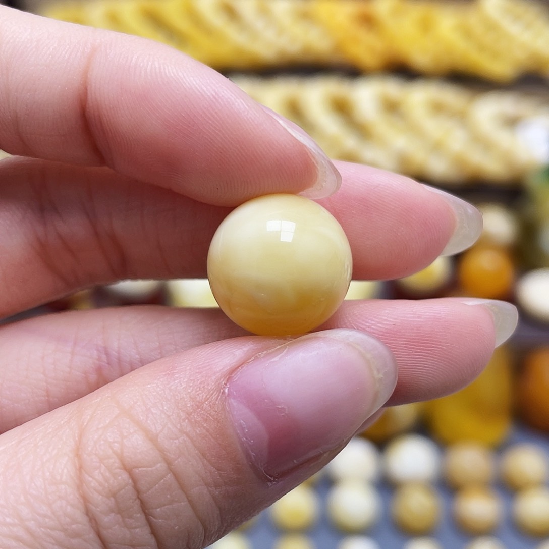 未镶嵌琥珀裸石蜜蜡圆珠14.7mm花粉