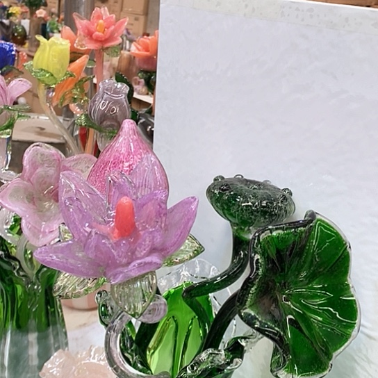 琉璃花瓶高45厘米宽9厘米