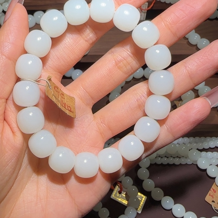 一***。和田玉（糖玉）未镶嵌手链