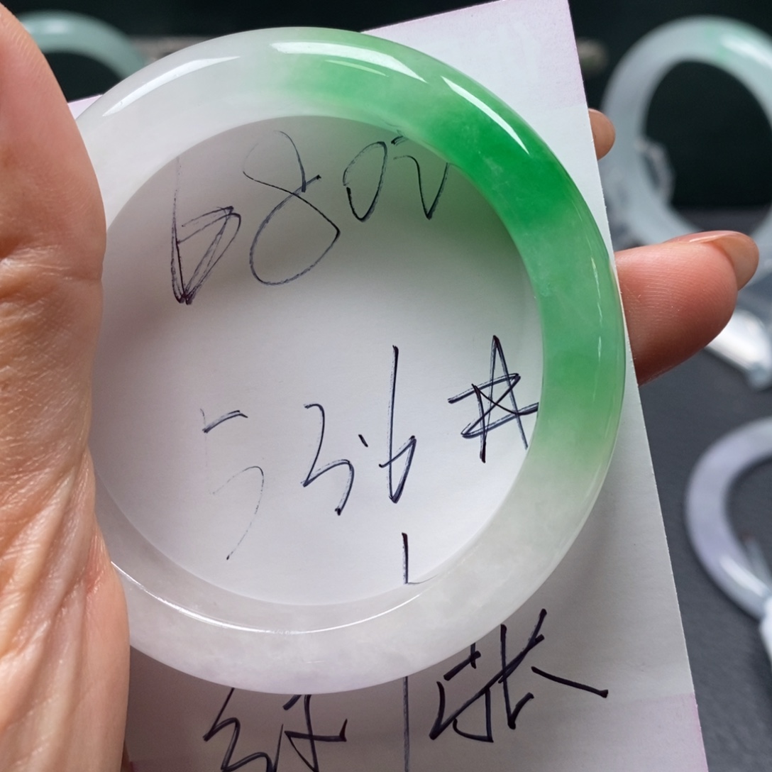 张***恬直播间所见即所得