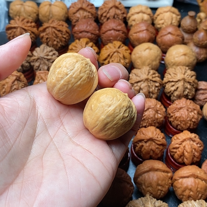 提***蒜吊坠文玩核桃木鱼