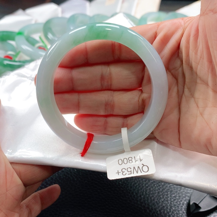 翡翠手镯未镶嵌54545454